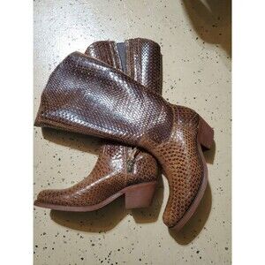 New Women’s Reba by Justin RM257 Brown Leather McAlester Western Boot size 9.5 B